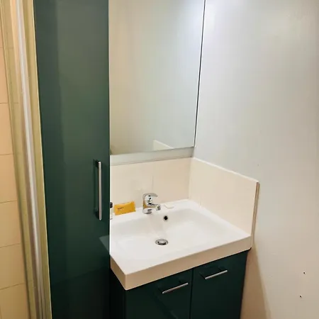 Modern In Clichy, Quick Access To Paris