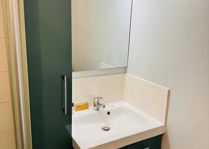 Modern In Clichy, Quick Access To Paris